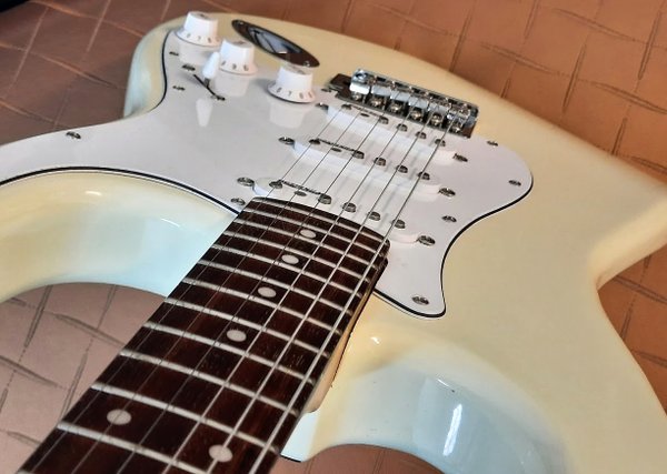 Vintage V6 ReIssued Electric Guitar ~ Vintage White